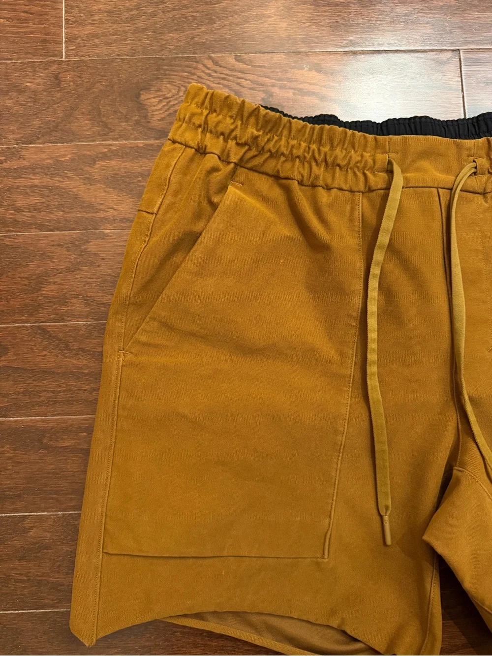 Lululemon Bowline Utilitech Shorts Burnt Camel Elastic 32” Waist Men’s Gorpcore